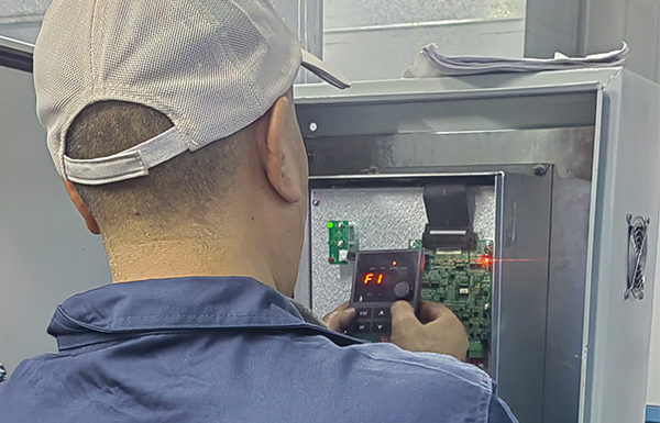 生產(chǎn)控制柜、水阻柜企業(yè)，維護、維修